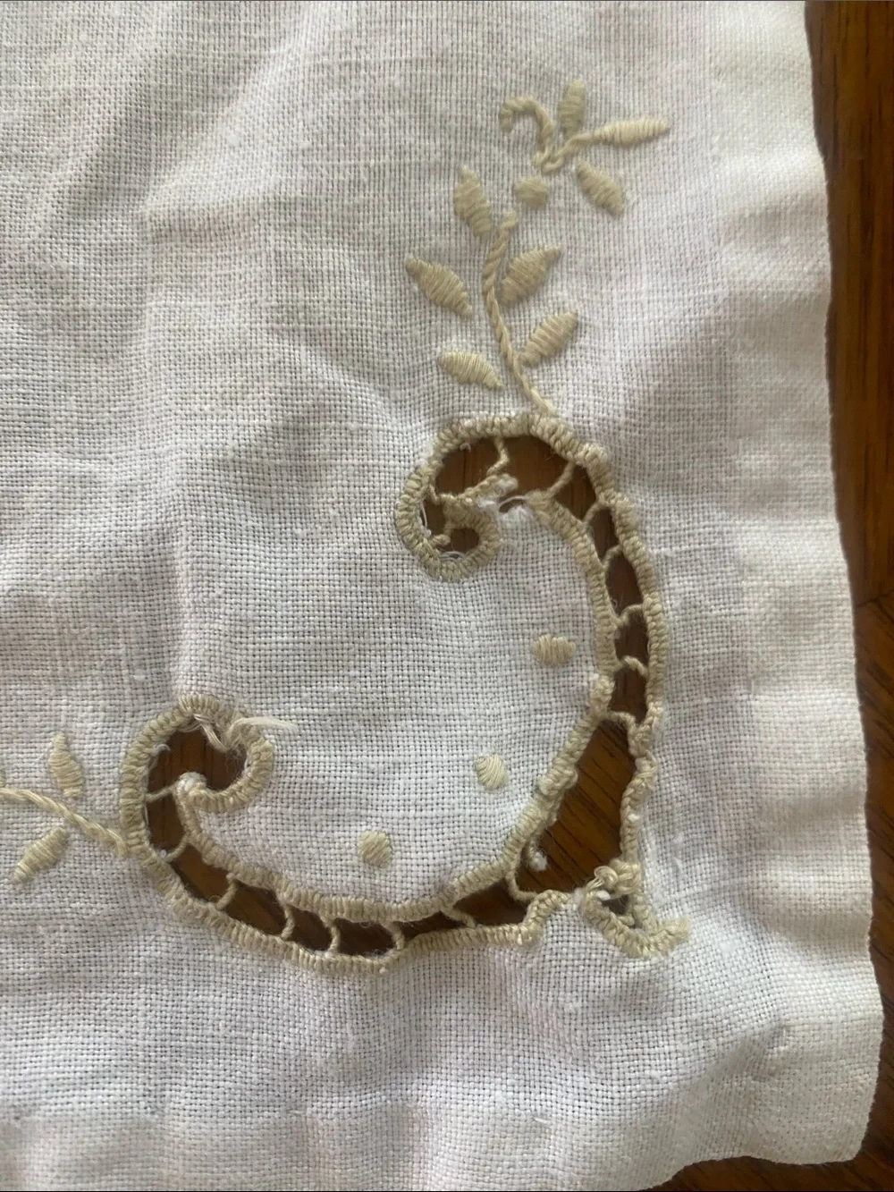 Vintage White Linen embroidered cutwork napkins – Set of 3